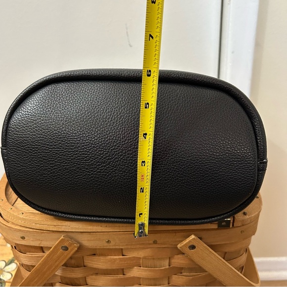 VERA BRADLEY - Outlet Slouchy Bucket Shoulder Bag - Black Faux Leather - Picture 13 of 14